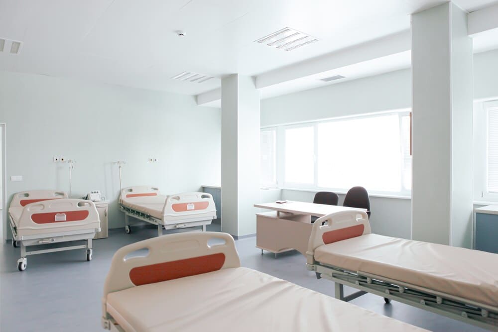 Thu gom, xử lý chất thải y tế cho trung tâm y tế và trạm y tế, bệnh viện